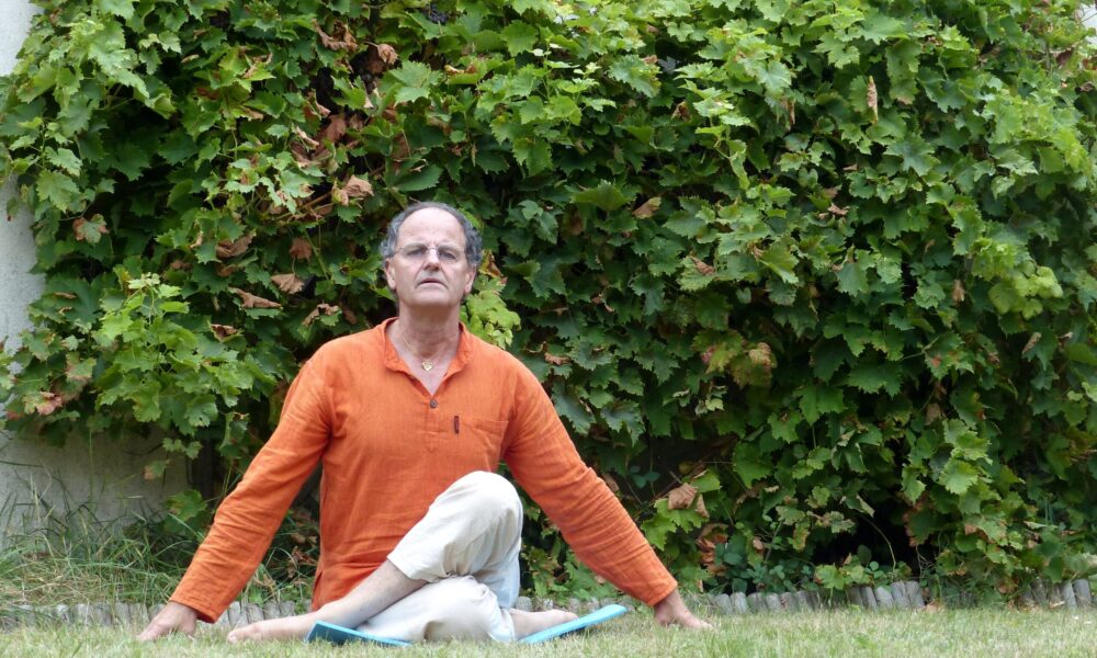 Pierre Le Menestrel, professeur du Centre de Yoga Raja Maya à Tours (37).